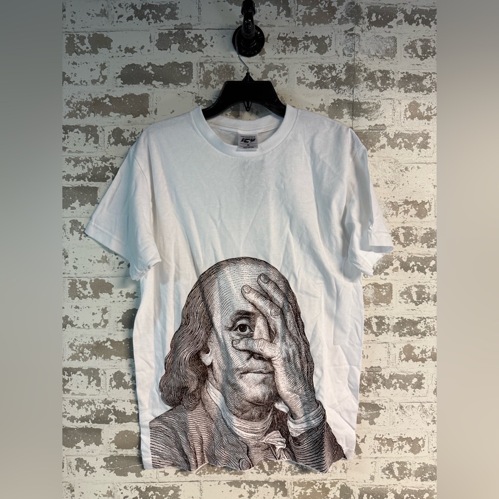 NEW - ICY - BENJAMIN FRANKLIN FACE PALM GRAPHIC T-SHIRT - white - Medium
